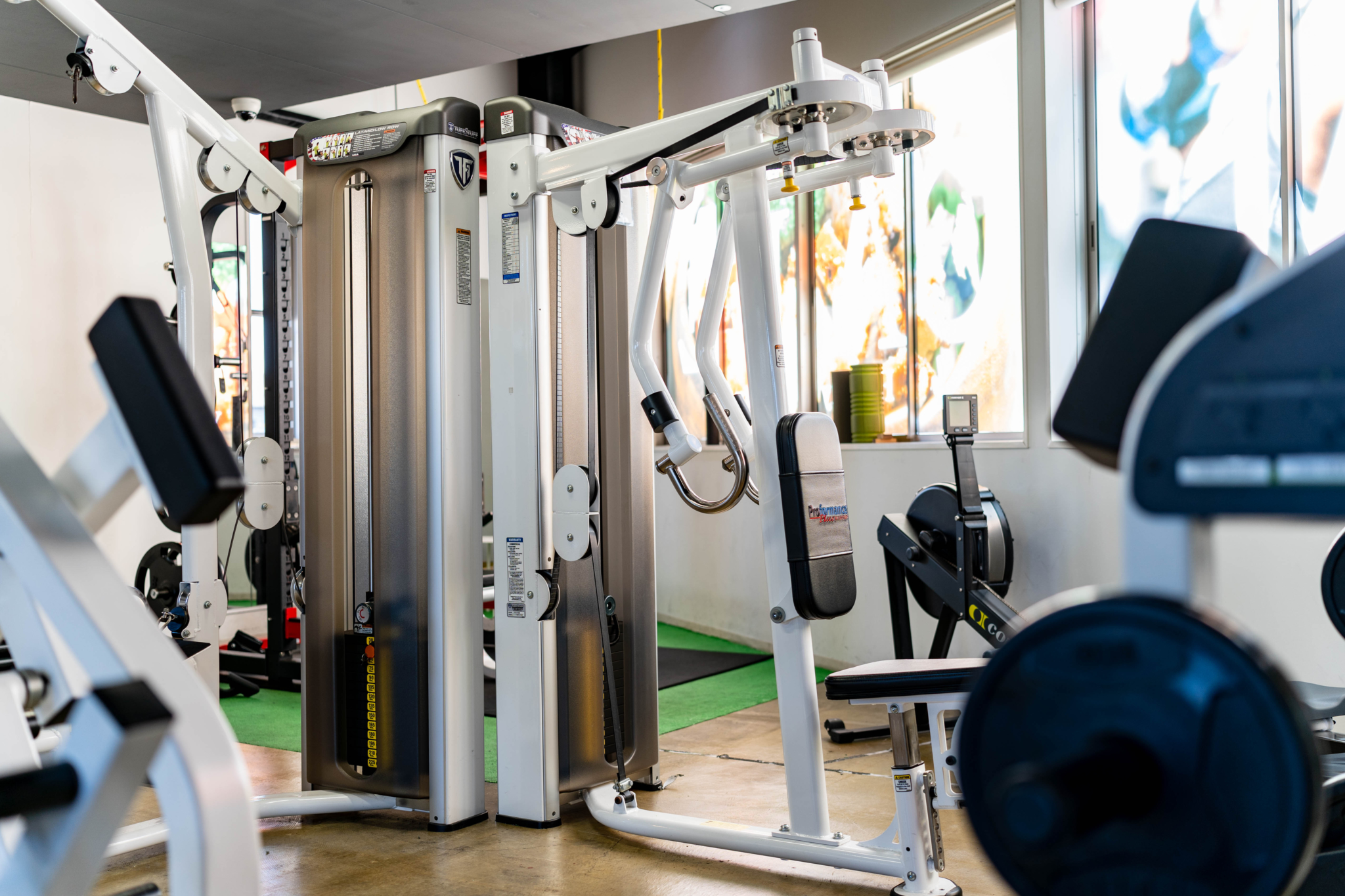 WHITE GYM-ホワイトジム